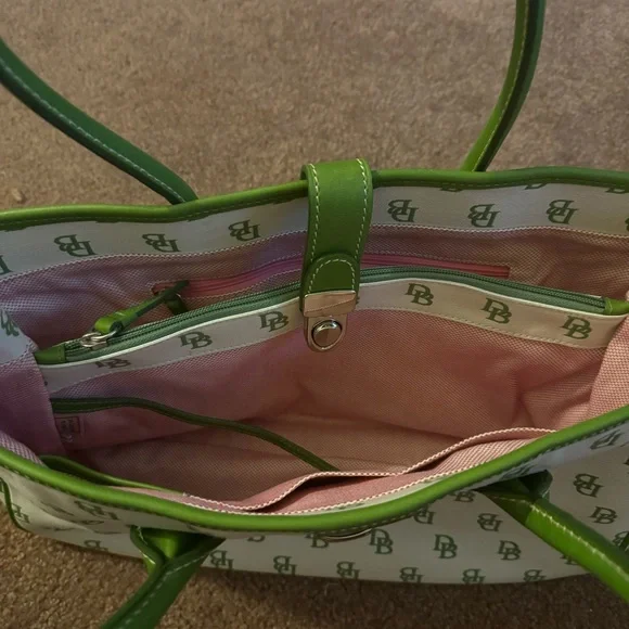 Dooney & Bourke Green and Cream Shoulder Bag - Picture 3 of 6